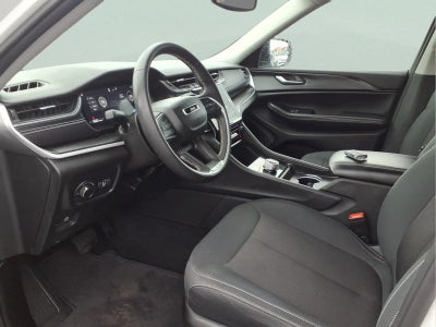 2023 Jeep Grand Cherokee Laredo 4x4