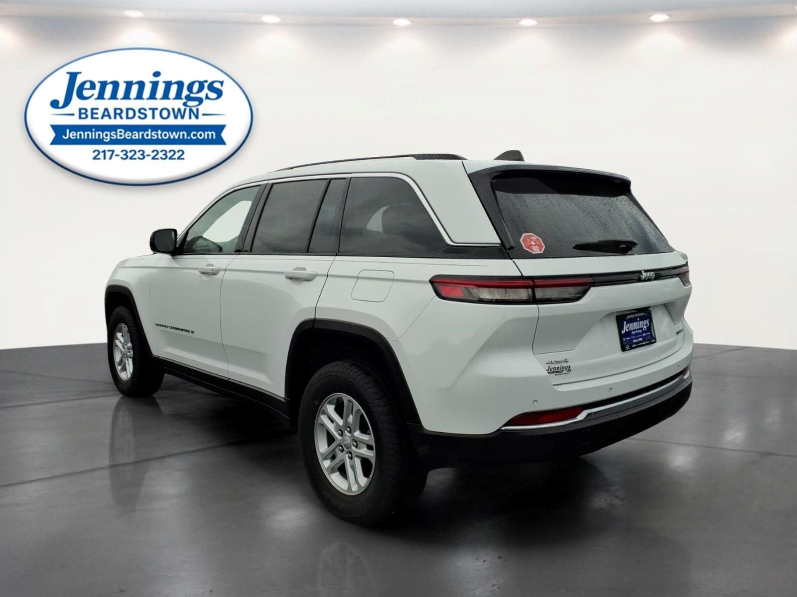 2023 Jeep Grand Cherokee Laredo 4x4