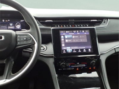 2023 Jeep Grand Cherokee Laredo 4x4