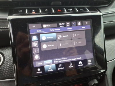 2023 Jeep Grand Cherokee Laredo 4x4