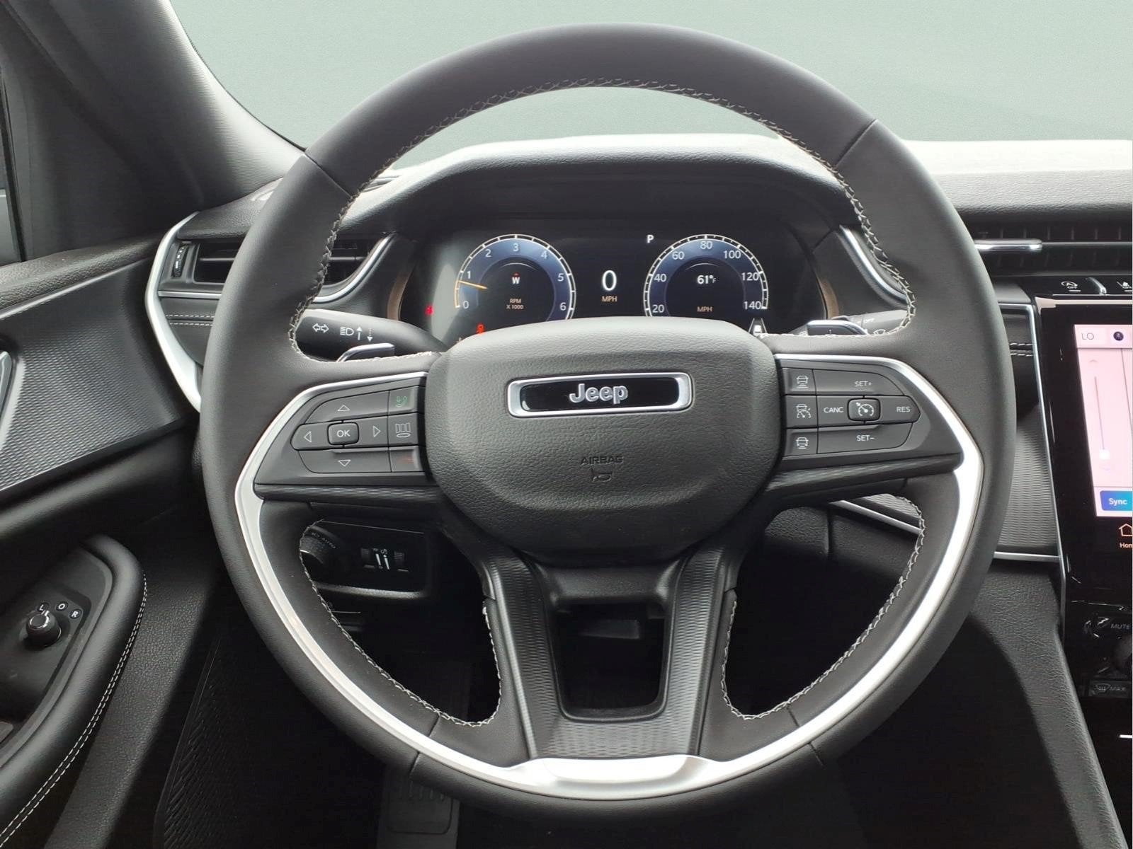2027 Jeep Grand Cherokee GRAND CHEROKEE LAREDO 4X4
