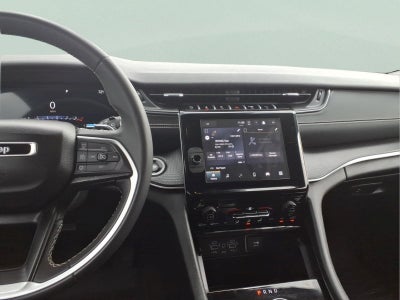 2023 Jeep Grand Cherokee Laredo 4x4