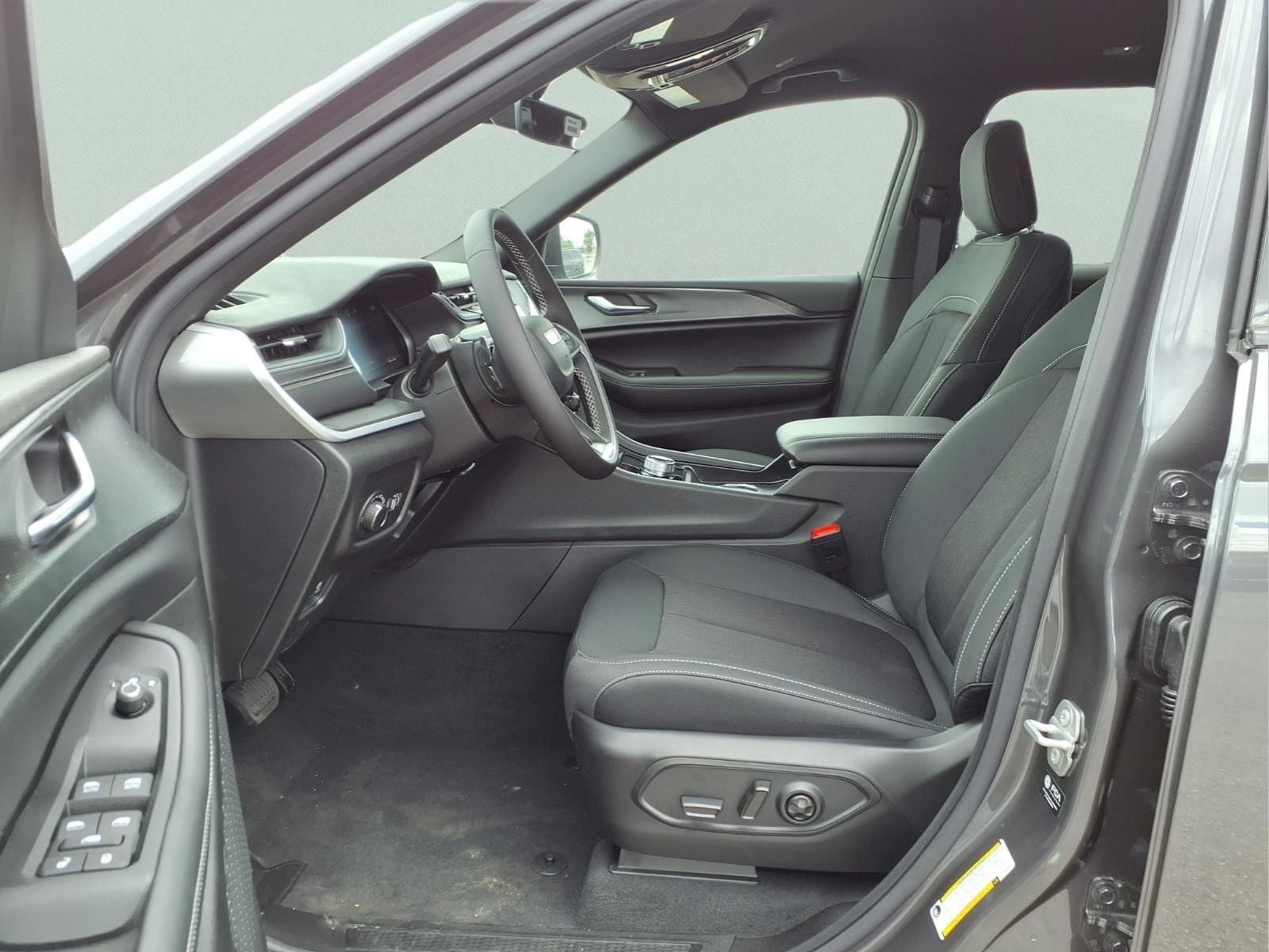 2026 Jeep Grand Cherokee GRAND CHEROKEE L LAREDO 4X4