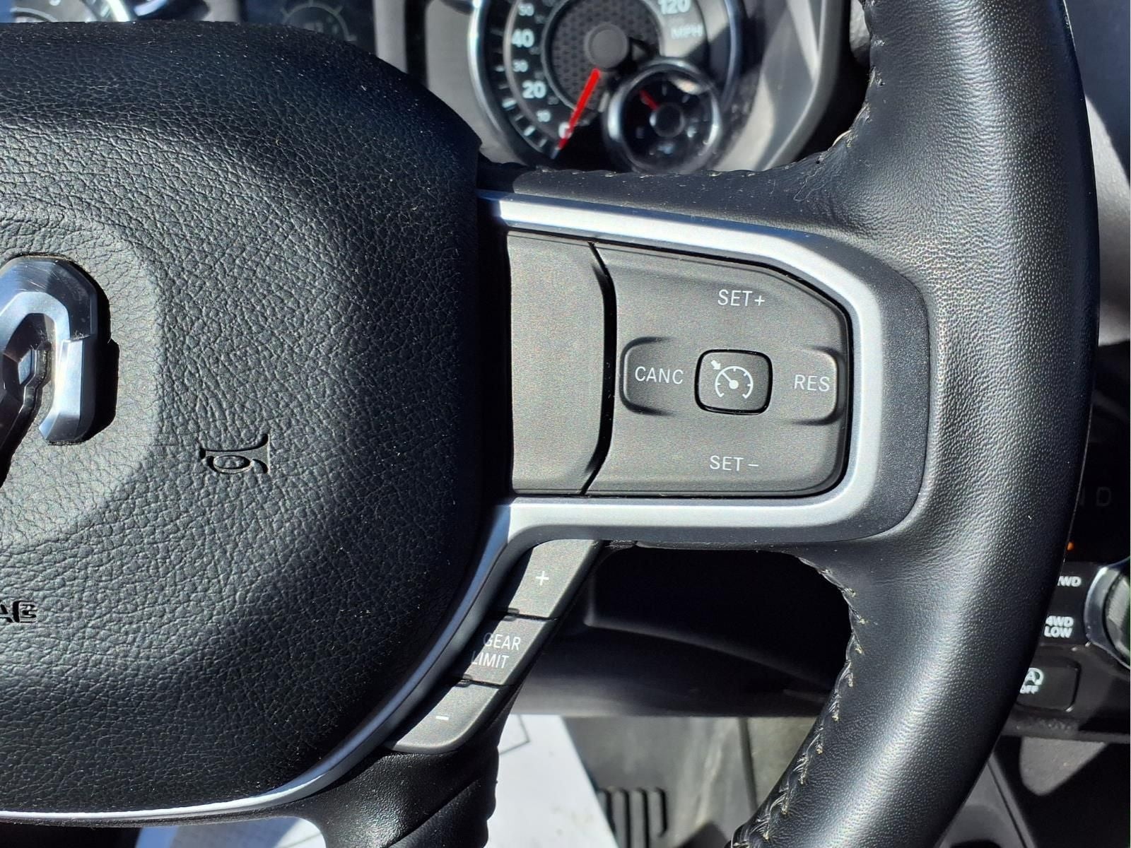 2024 RAM 1500 Big Horn Crew Cab 4x4 5'7' Box