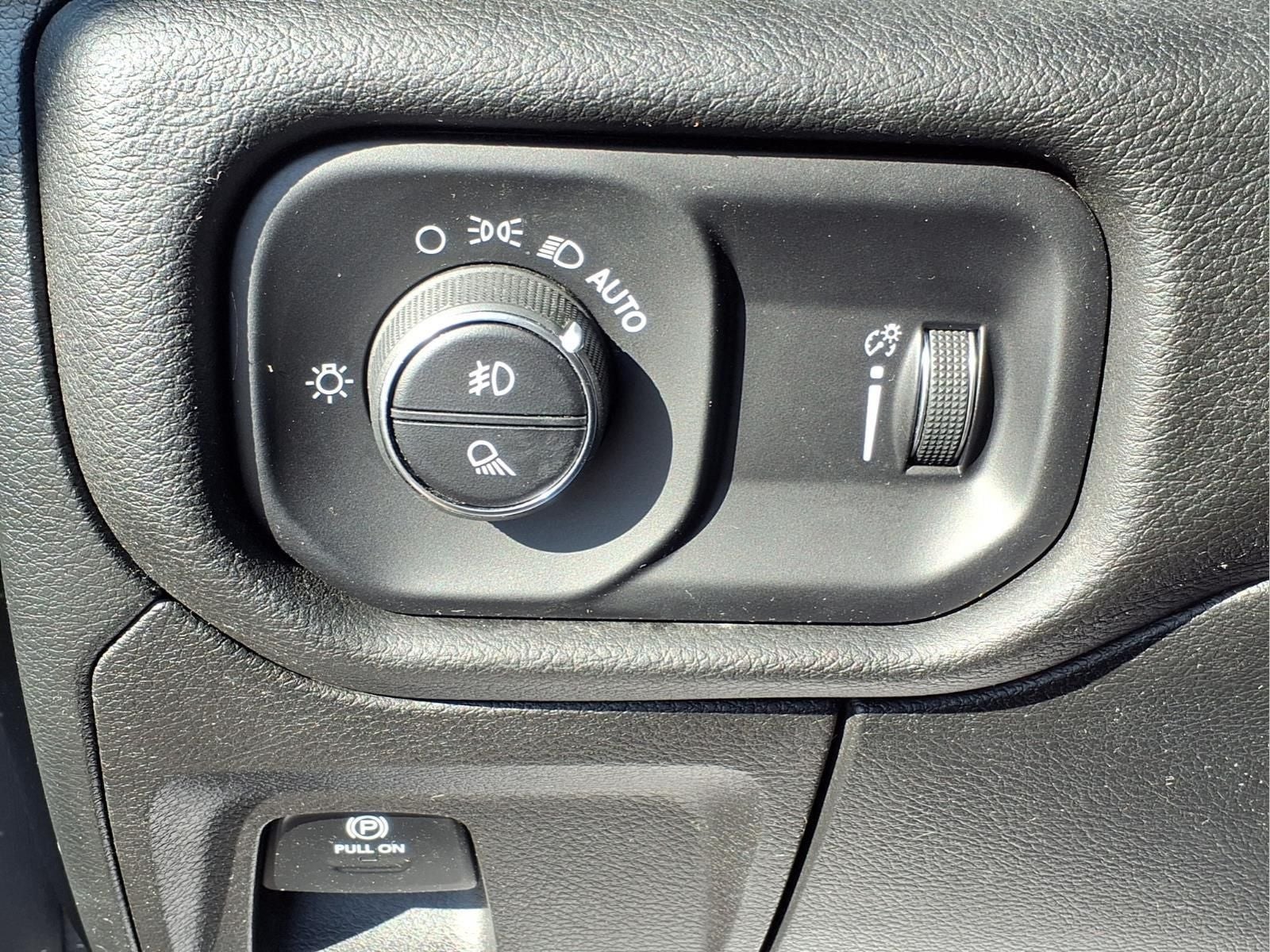 2024 RAM 1500 Big Horn Crew Cab 4x4 5'7' Box