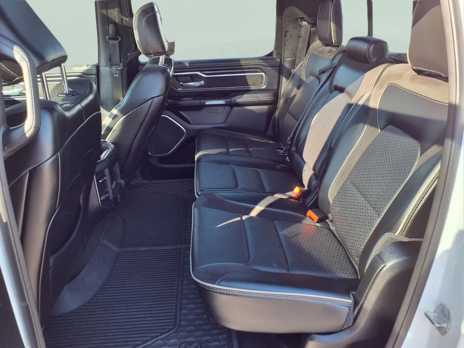 2022 RAM 1500 Laramie Crew Cab 4x4 5'7' Box