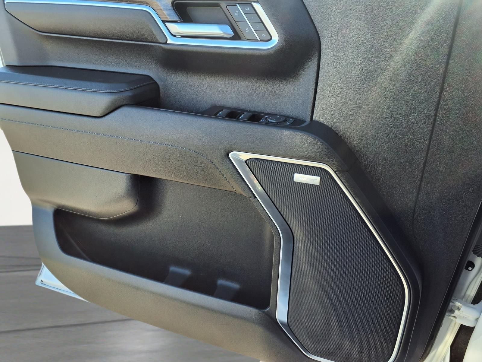 2022 Chevrolet Silverado 1500 4WD Crew Cab Short Bed LTZ