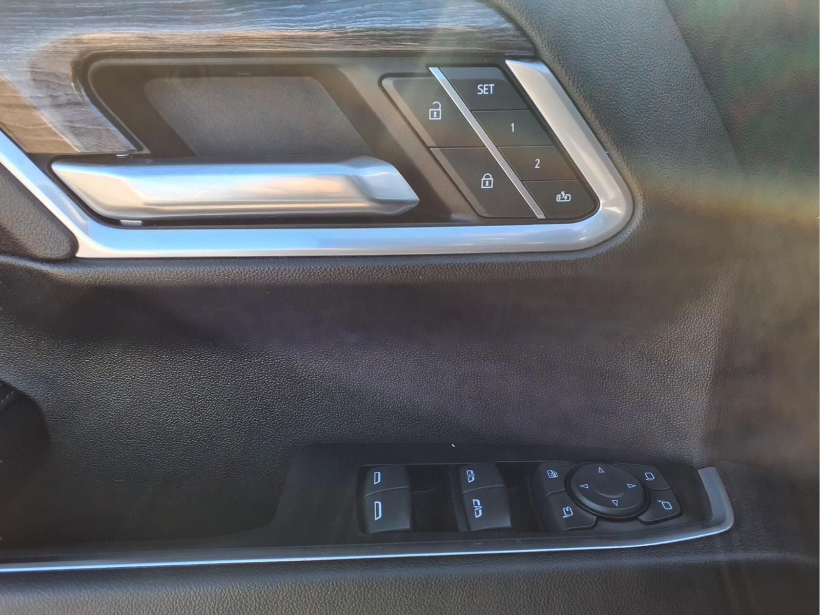 2022 Chevrolet Silverado 1500 4WD Crew Cab Short Bed LTZ