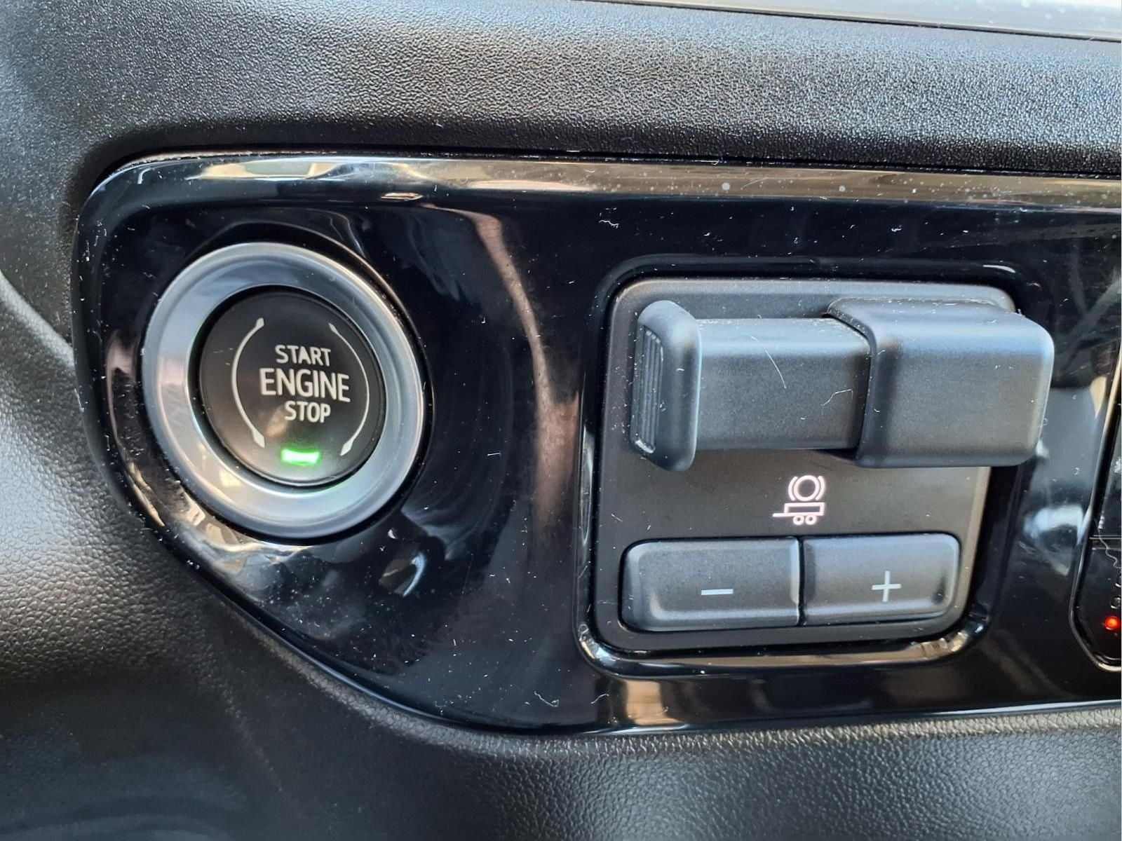 2022 Chevrolet Silverado 1500 4WD Crew Cab Short Bed LTZ