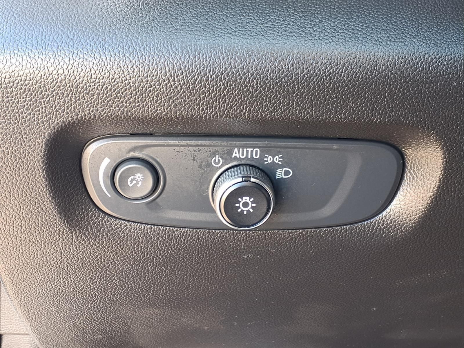 2021 Chevrolet Traverse AWD LS