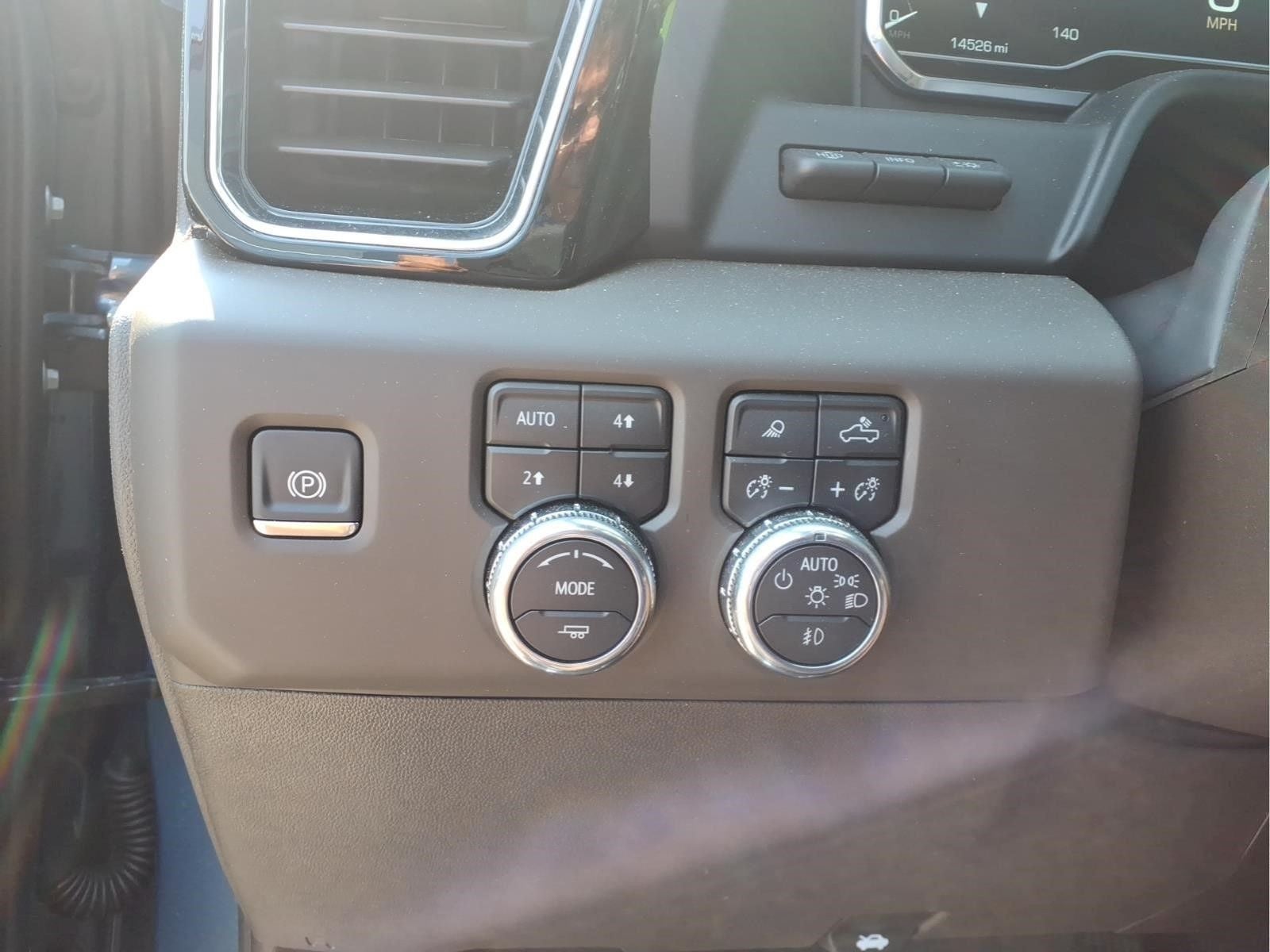 2025 GMC Sierra 1500 4WD Crew Cab Short Box Denali