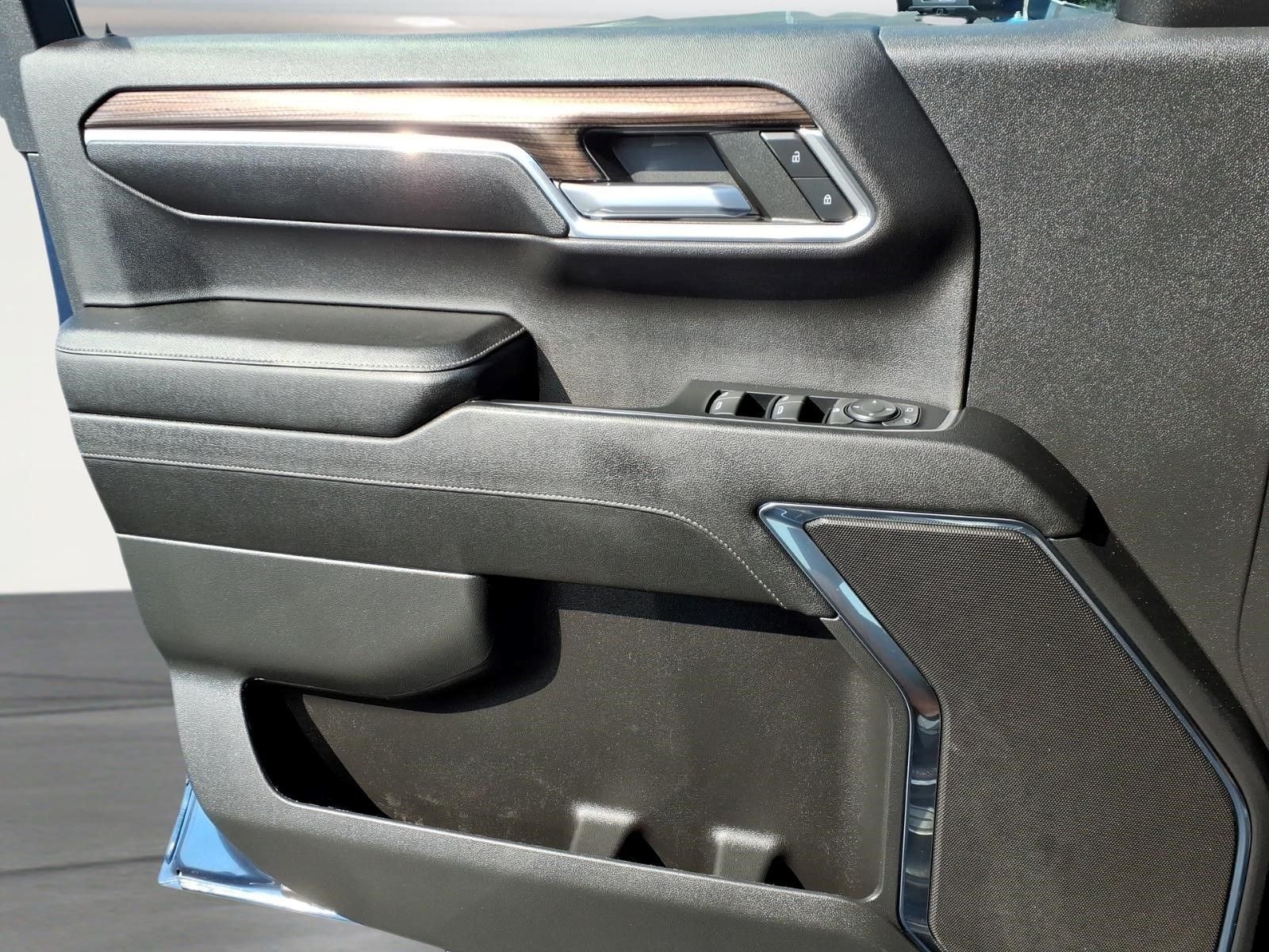 2023 Chevrolet Silverado 1500 4WD Crew Cab Short Bed RST
