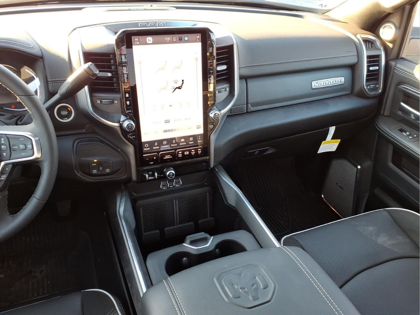 2025 RAM Ram 3500 RAM 3500 LARAMIE CREW CAB 4X4 6'4' BOX