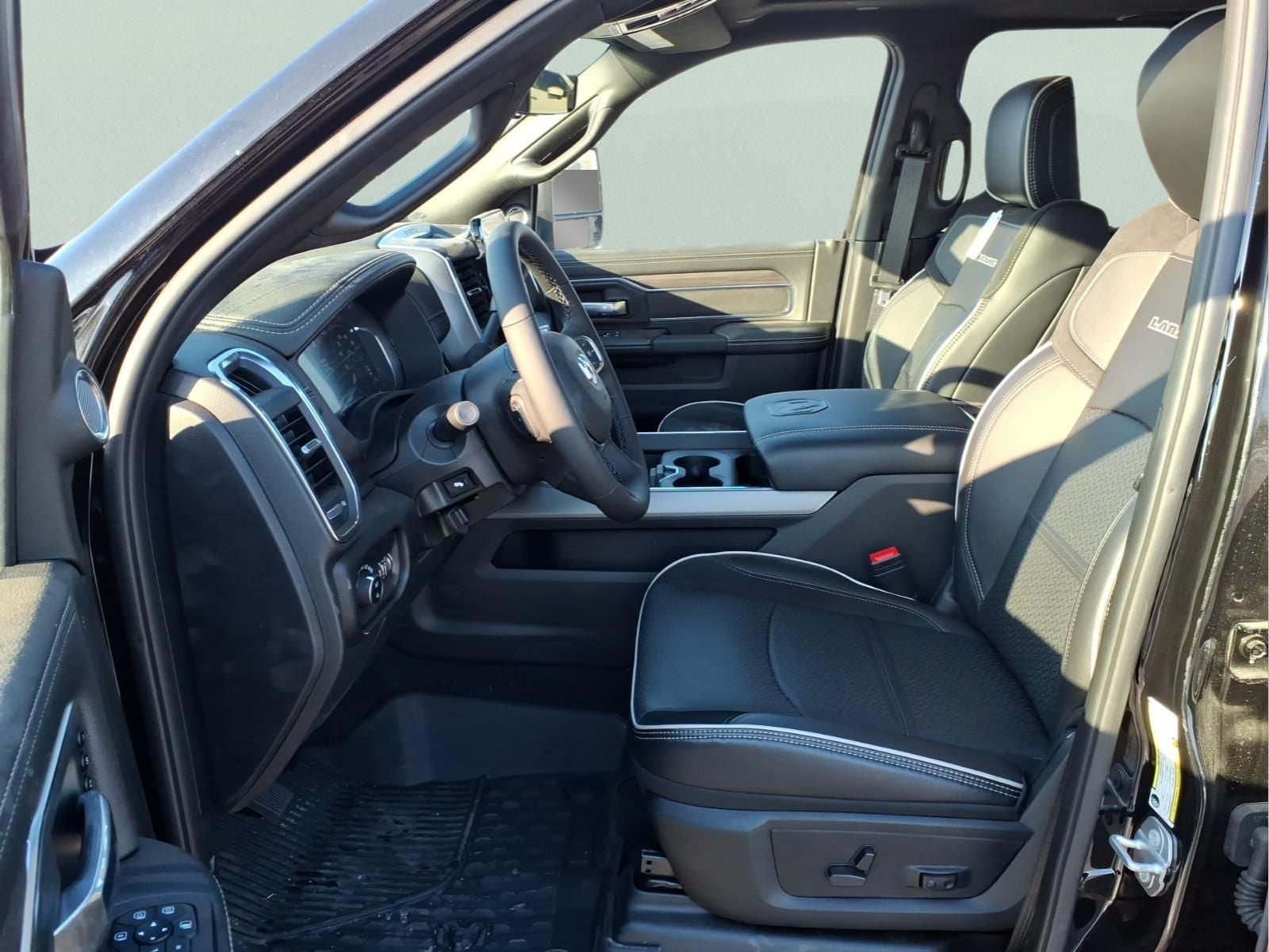 2025 RAM Ram 3500 RAM 3500 LARAMIE CREW CAB 4X4 6'4' BOX