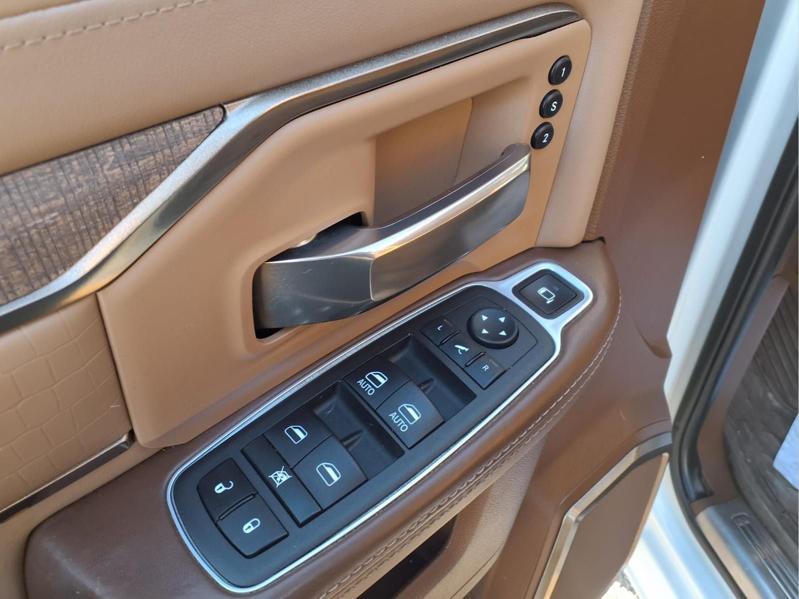 2022 RAM 3500 Limited Longhorn Crew Cab 4x4 8' Box