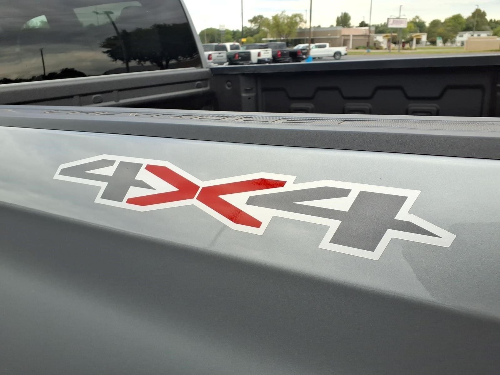 2023 Chevrolet Silverado 1500 4WD Crew Cab Standard Bed LT