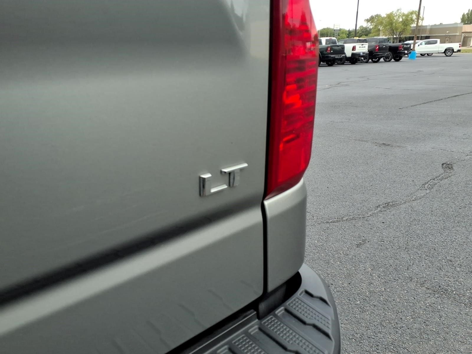 2023 Chevrolet Silverado 1500 4WD Crew Cab Standard Bed LT