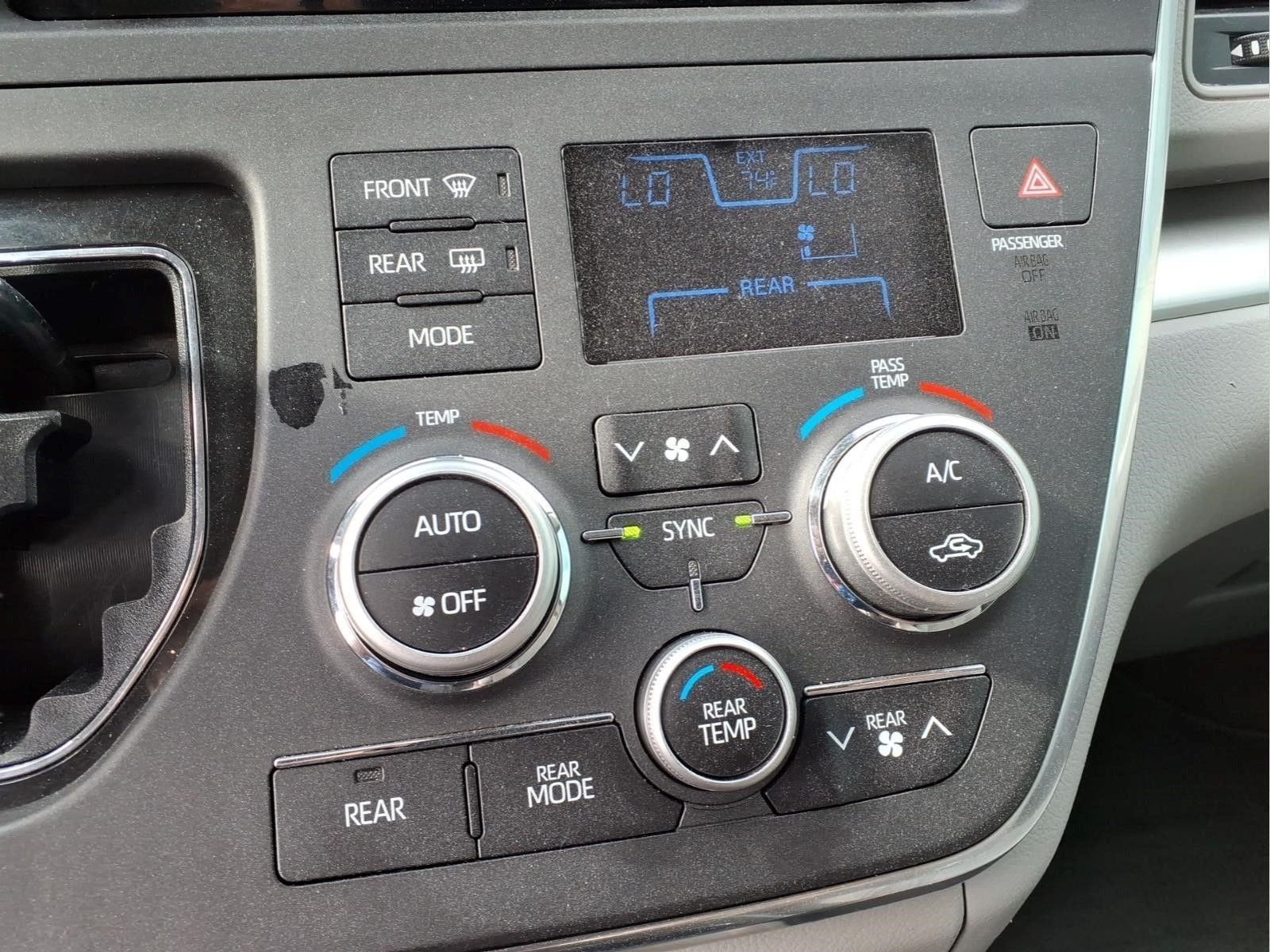 2018 Toyota Sienna LE 8 Passenger