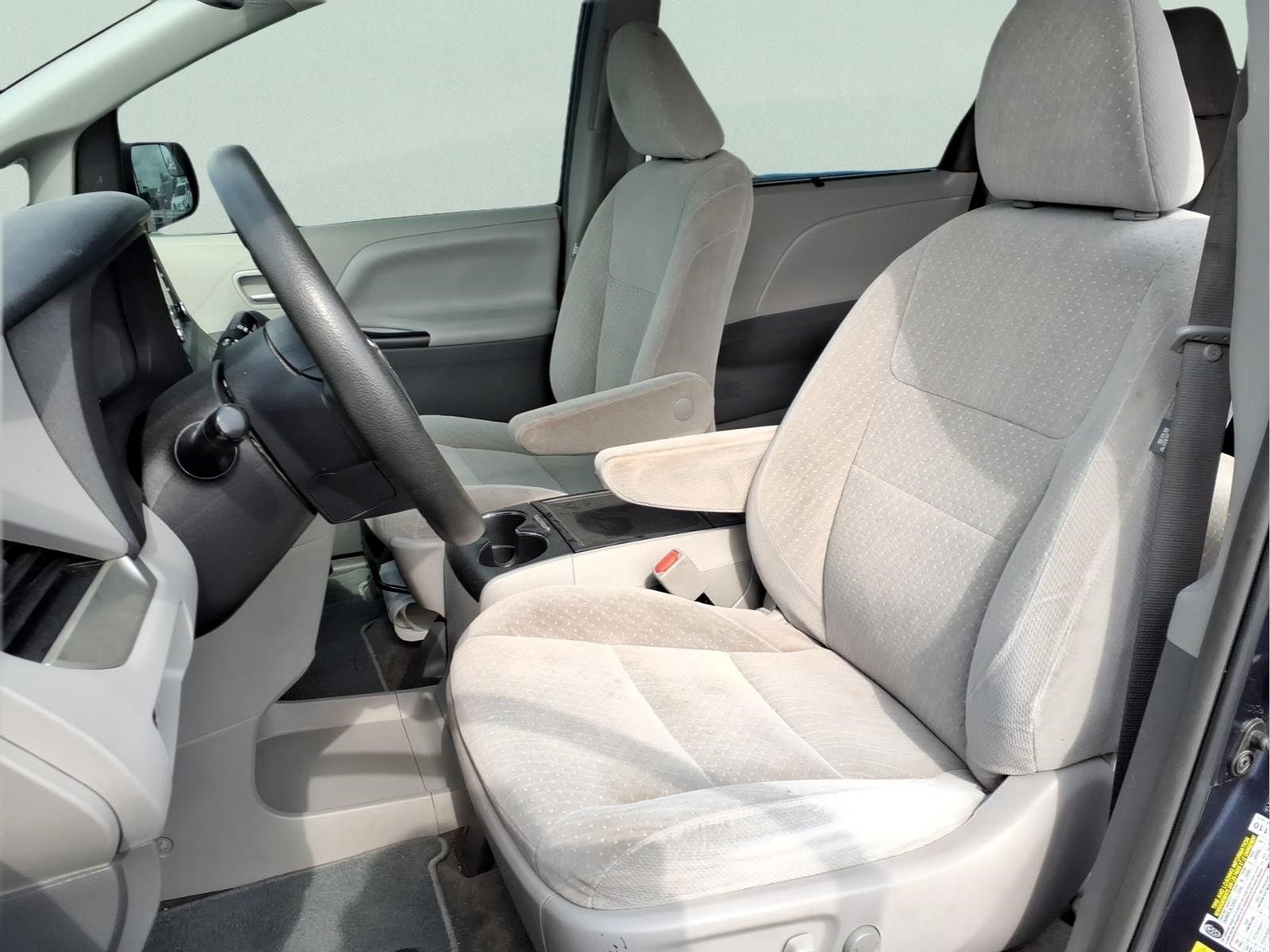 2018 Toyota Sienna LE 8 Passenger