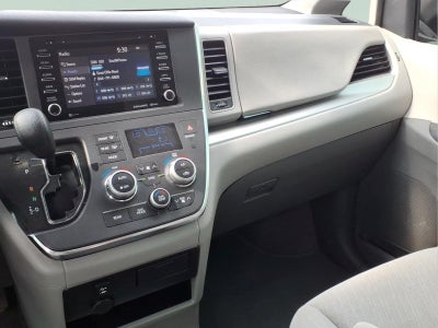 2018 Toyota Sienna LE 8 Passenger